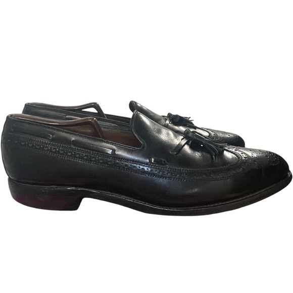 Allen Edmonds Men's Manchester 8507 Black Leather Wingtip Tassel Loafer Size 11B - Picture 3 of 11